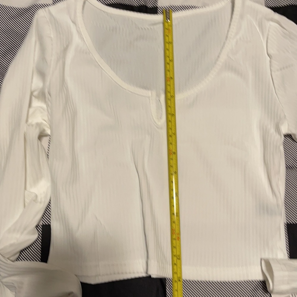Crop top - Picture 2 of 2